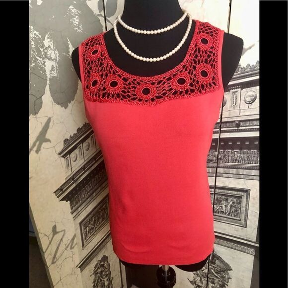 Beautiful tank by Joseph A in size medium - Picture 1 of 2